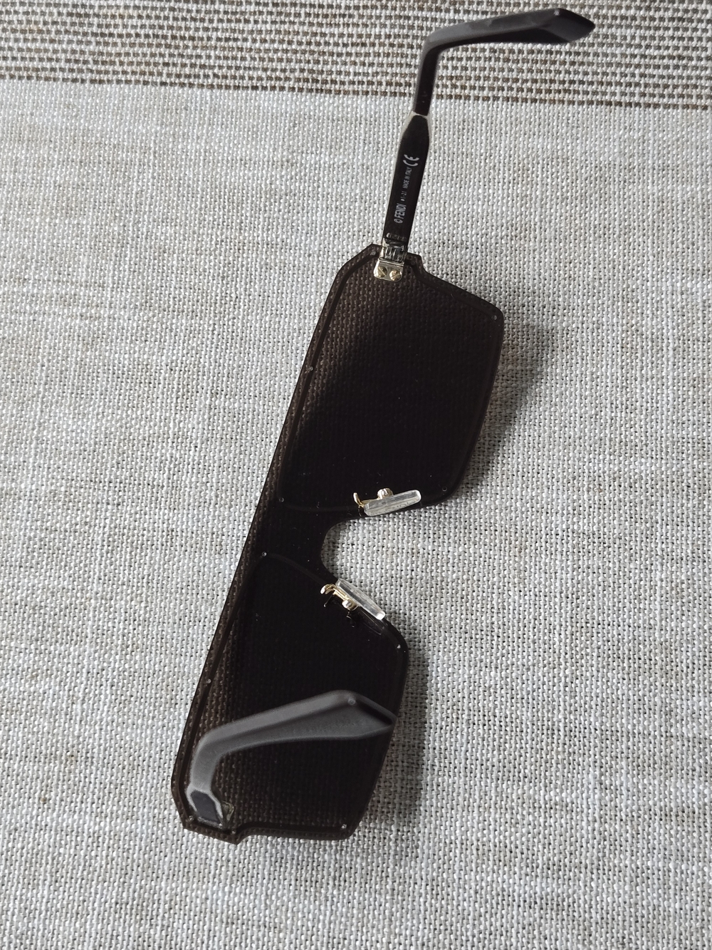 FENDI Sunglasses - Picture 2 of 6
